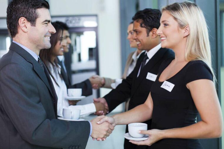 Avec le networking vous pourrez échanger des compétences et des services afin de créer de nouvelles opportunités pour votre carrière.